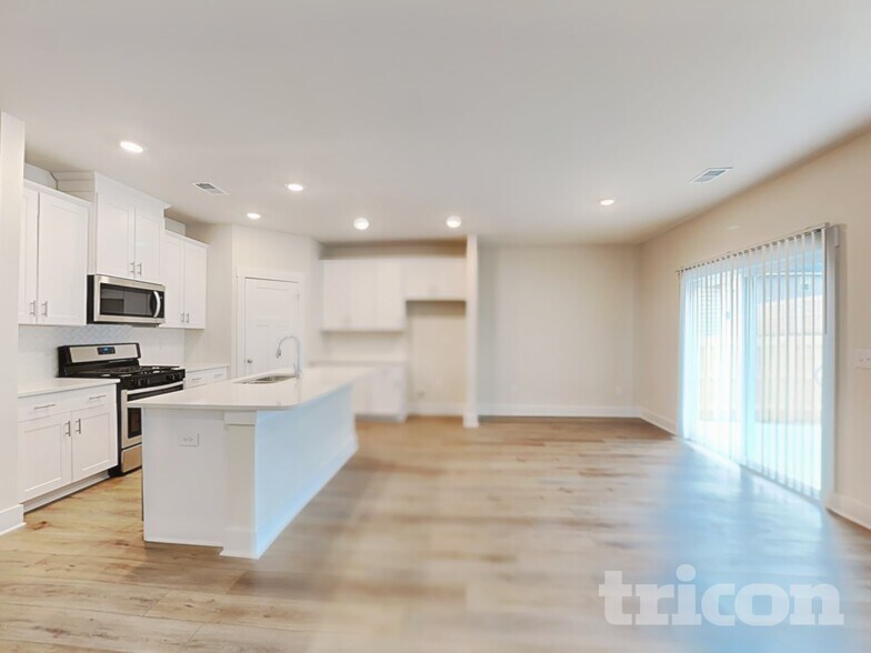 Building Photo - 308 Allenby Ln