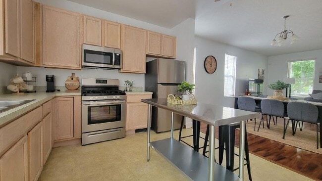 Building Photo - 250 N 21st St