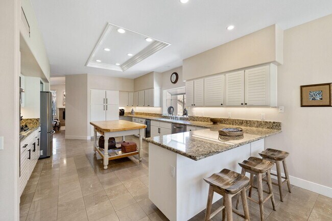 Building Photo - 47210 Heliotrope Dr