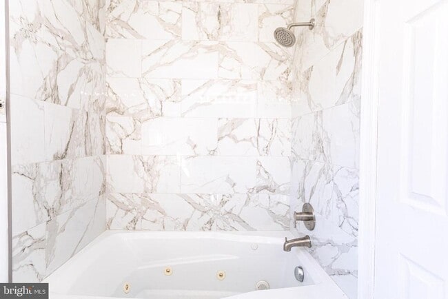 Building Photo - 4203 Lyons St