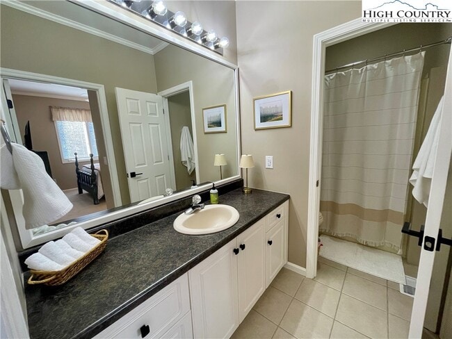 Building Photo - 419 E Landing Dr