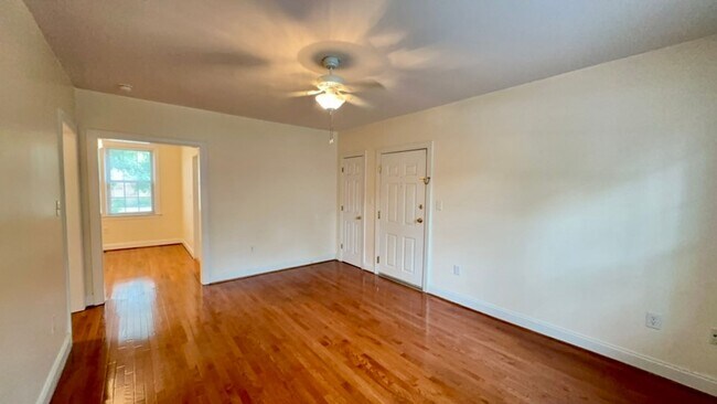 Building Photo - Bright & Modern 1-Bedroom Condo in Heathwood Court – Walkable & Inviting ~ Available May 2026!