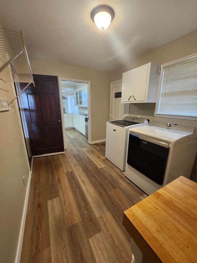 Building Photo - 1810 W 3rd Ct