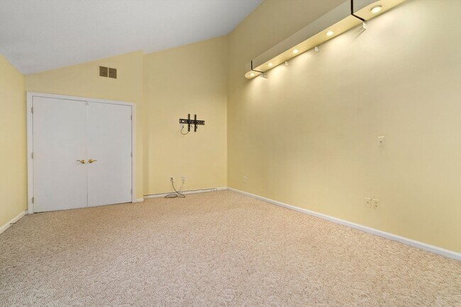 Building Photo - 93 Spyglass Hill Dr