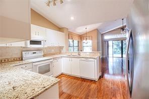 Building Photo - 6310 NW 58th Way