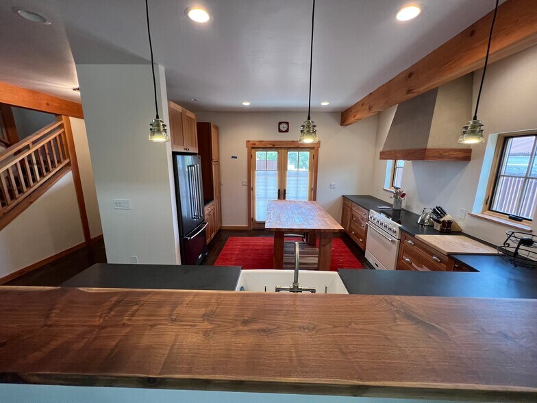Building Photo - 1286 Dream Dr
