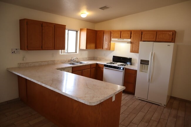 Building Photo - Hear The Songbirds Sing!