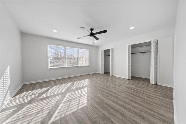 Building Photo - 5432 Gatehouse Dr