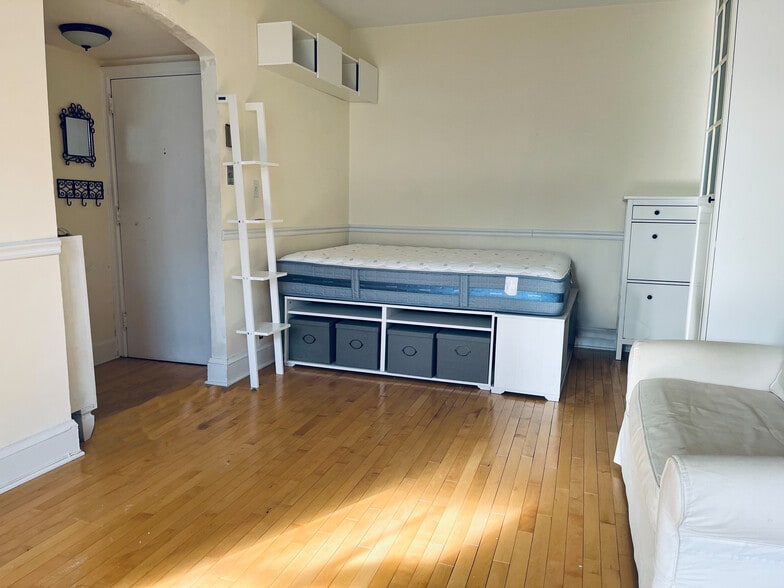 Building Photo - 644 Massachusetts Ave NE