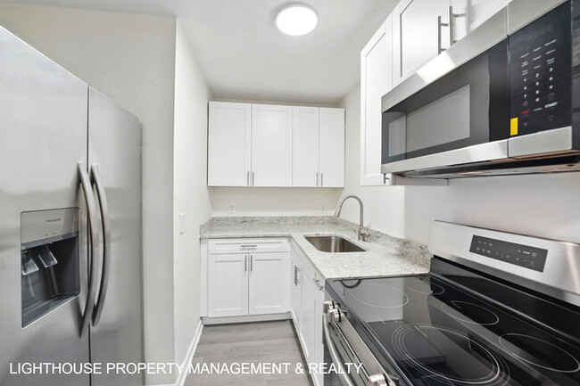 Building Photo - Fully Renovated 3 Bed/1 Bath Home with Att...