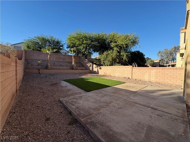 Building Photo - 287 Red Eucalyptus Dr