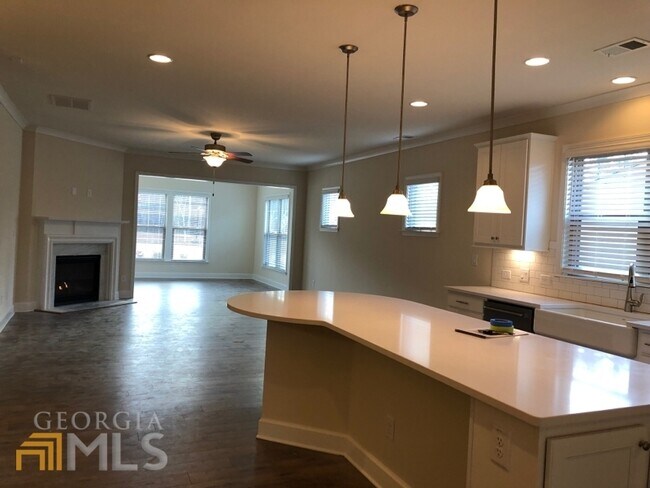 Building Photo - 128 Stamford Ave