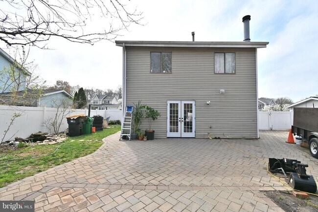 Building Photo - 36 Danbury Dr