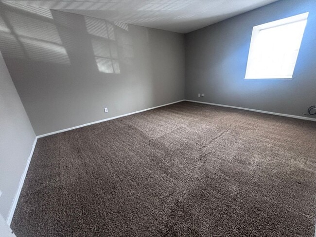 Building Photo - 1 Bed / 1 Bath at Willow Creek Condos – 68th & Yale $975/month | $975 Security Deposit