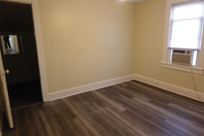 Building Photo - 304 Massachusetts Ave