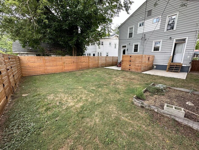 Building Photo - 99-101-101 Tibet Rd