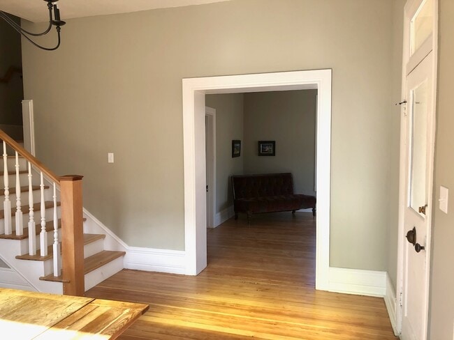 Building Photo - 90 S Main St