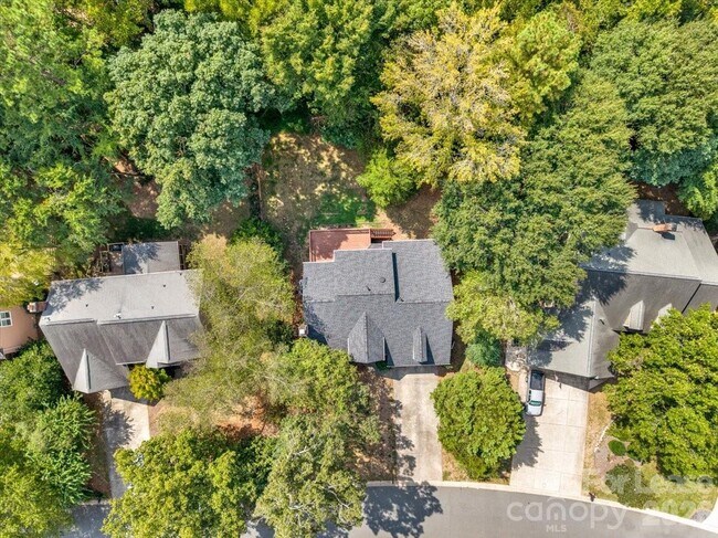 Building Photo - 3112 English Sparrow Ln