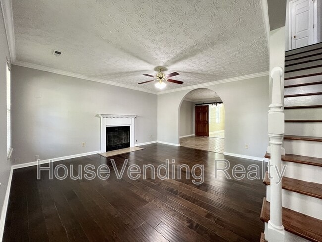 Building Photo - 9735 Hawkdale Ln