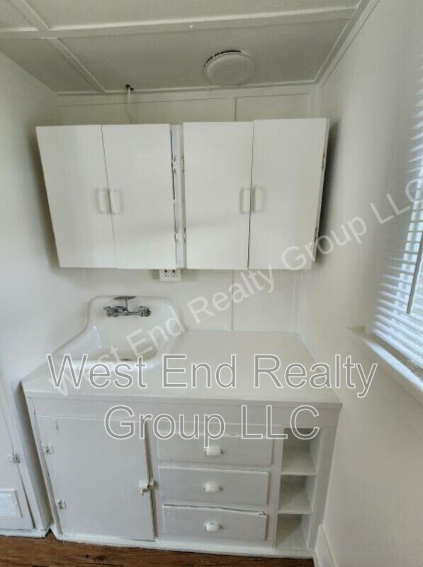 Building Photo - 765 N Colorado Ave