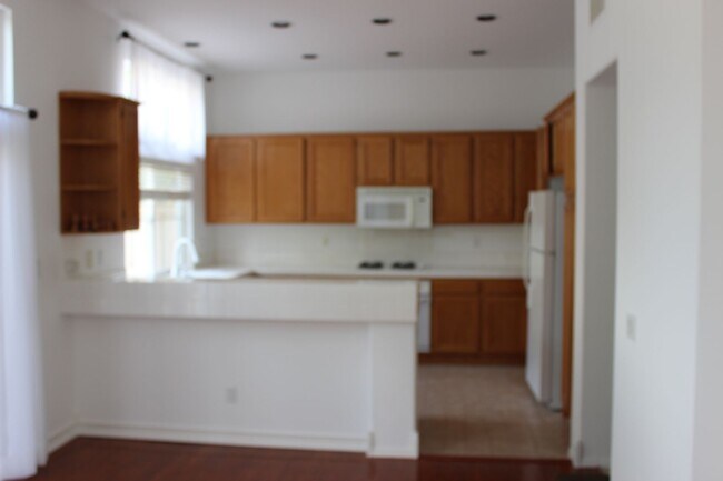 Building Photo - 39 Whispering Pine