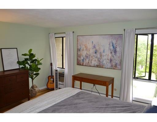 Building Photo - 315 Neponset St