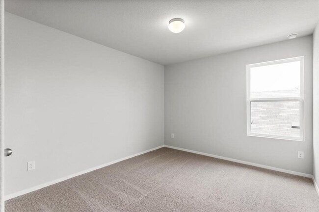 Building Photo - 2707 Totley Rd