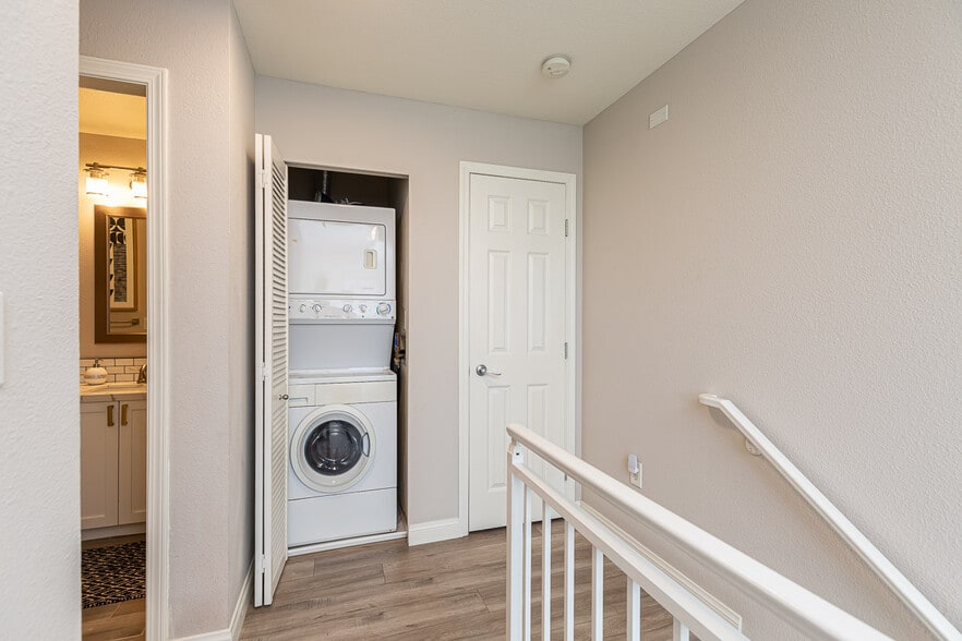 Building Photo - 1240 India St