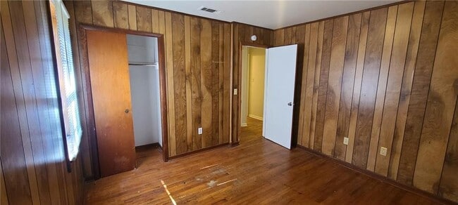 Building Photo - 415 E Banyan St