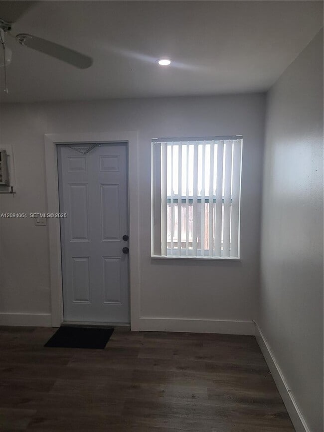Building Photo - 2862 SW 38th Ct