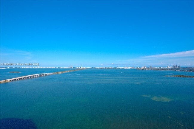 Building Photo - 2900 NE 7th Ave