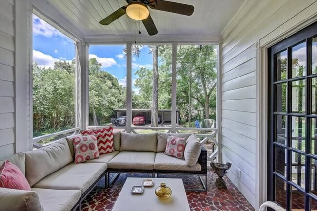 Building Photo - 600 Hermitage Ct