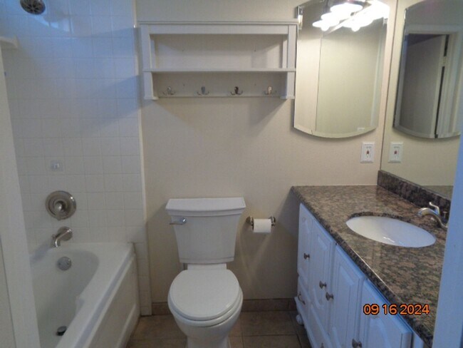 Building Photo - West Lancaster Home Offering 1383 sq. ft.