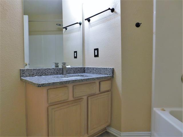 Building Photo - 1079 Port Boliver Dr