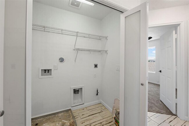 Building Photo - 16879 Mammoth Springs Dr