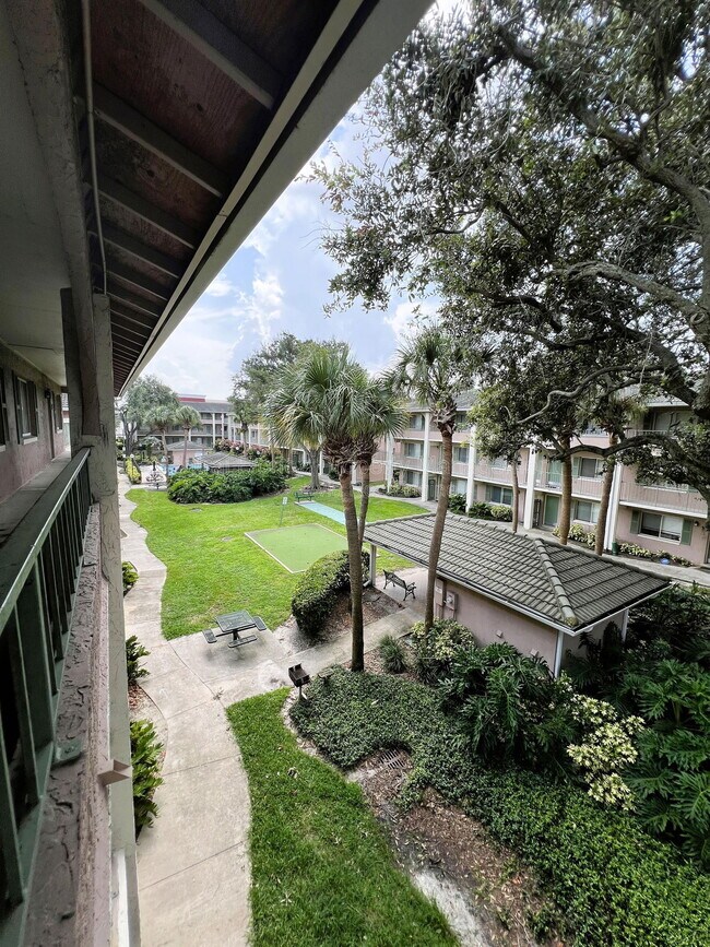 Building Photo - 120 Blue Pointe Way