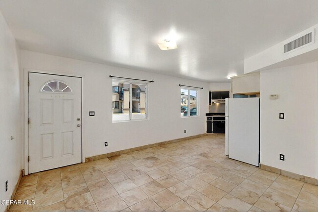 Building Photo - 540 S Yarbrough Dr