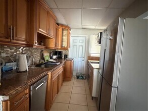 Building Photo - 1430 NE 170th St