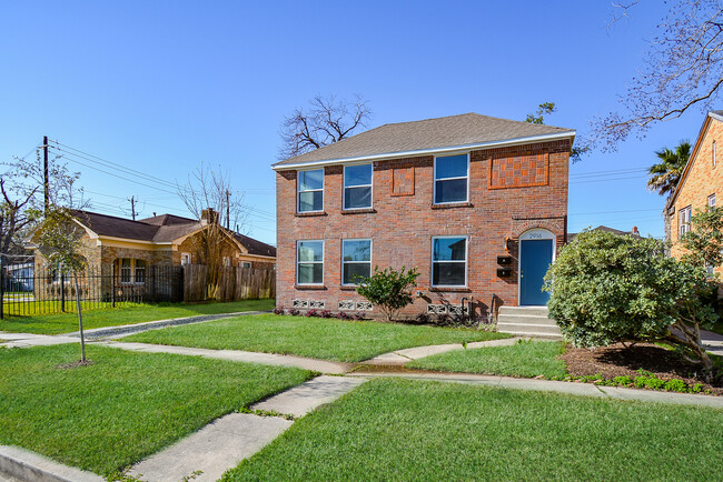 Newly remodeled mid-century duplex - 2916 Arbor St