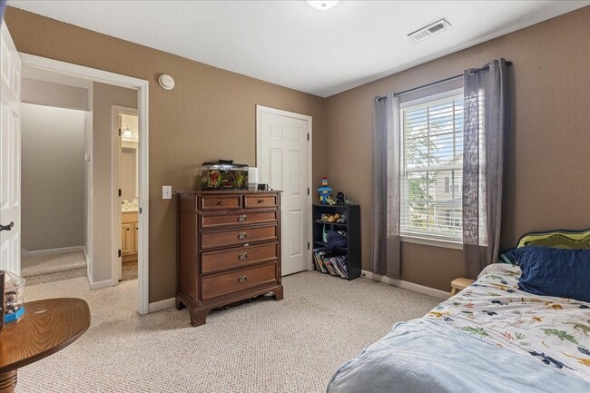Building Photo - 410 Ashbury Cir
