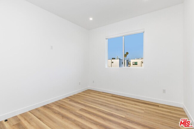 Building Photo - 5223 20th St