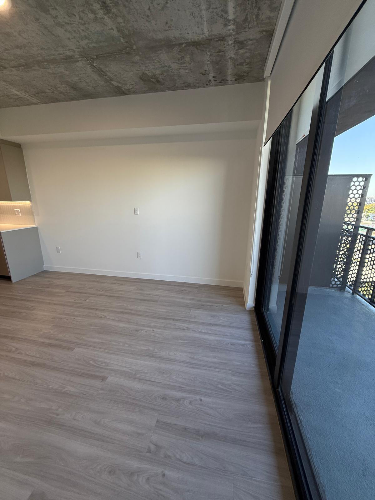 Building Photo - 1930 NW 1st Pl