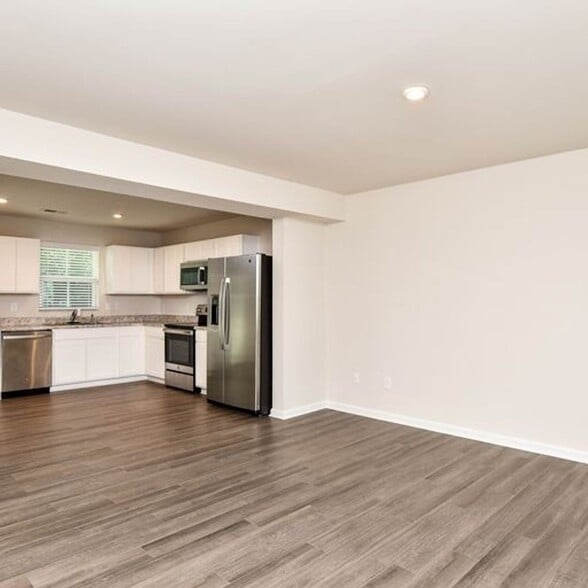 Building Photo - 403 Hampton Townes Dr