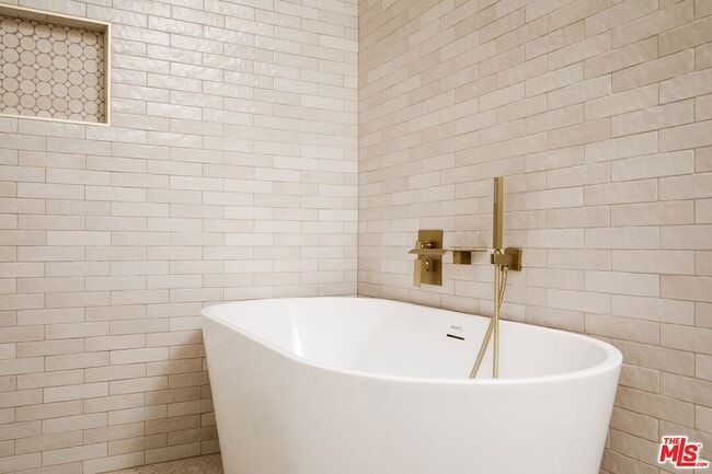 Building Photo - 4879 Hartwick St