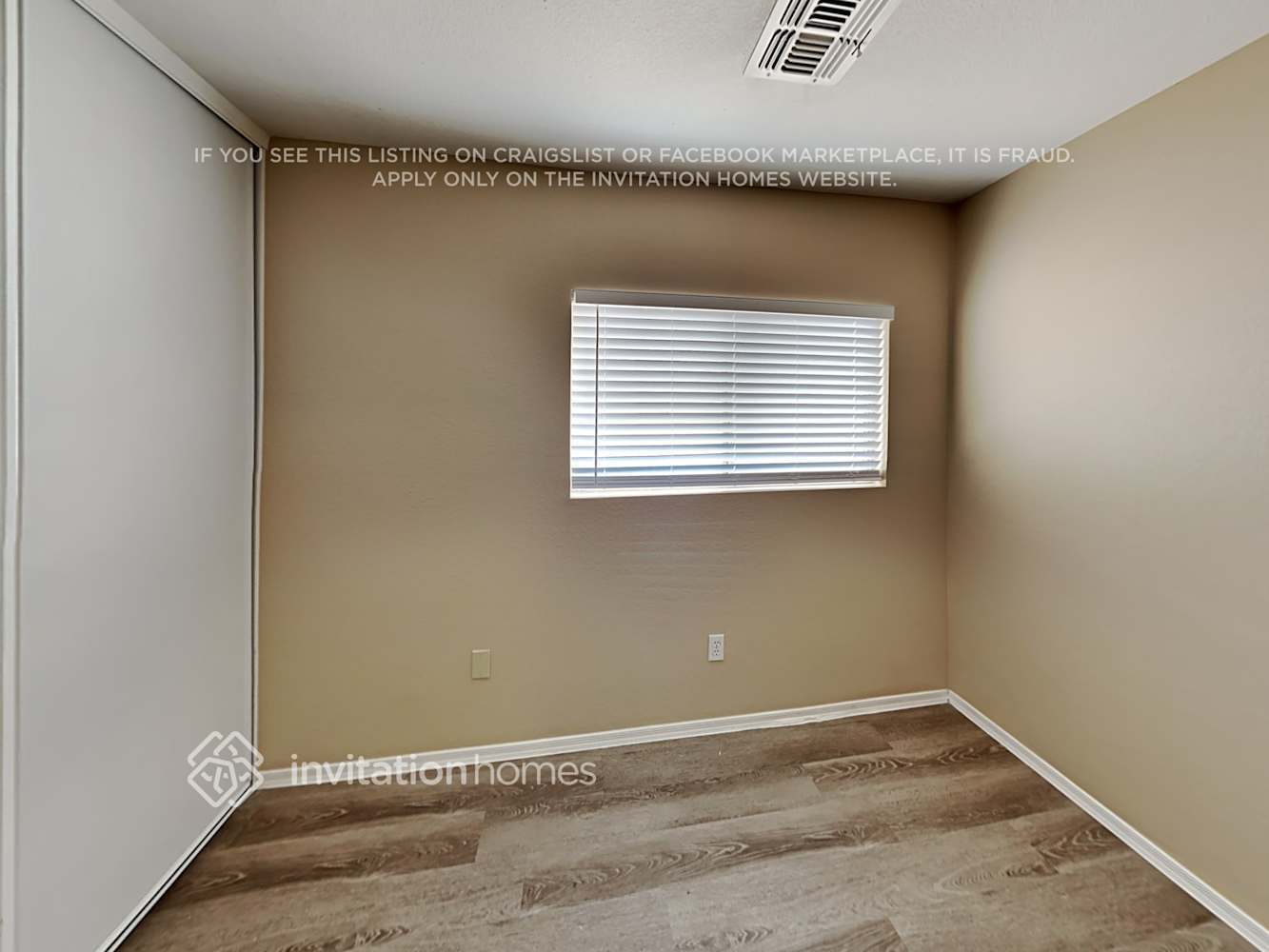 Building Photo - 3035 E Santa Rosa Dr