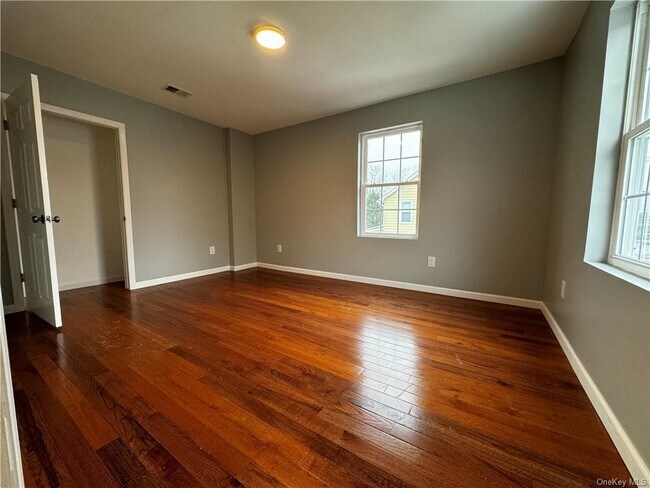 Building Photo - 8 5th Ave