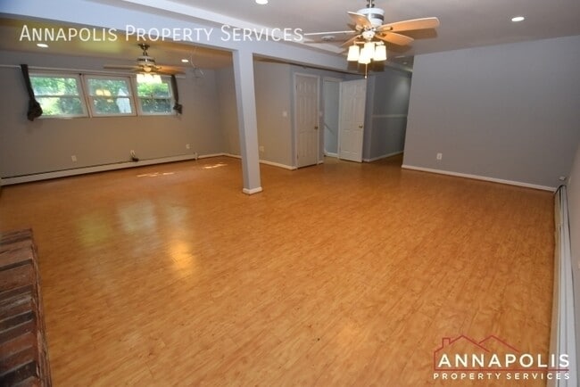 Building Photo - 127 Riverview Ave