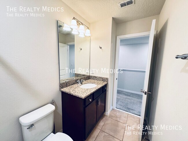 Building Photo - 1375 Painted Bunting Ave