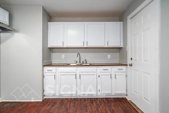 Building Photo - 5832 Court Q