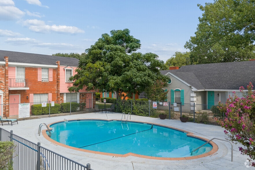 Pool - Boardwalk at Starcrest